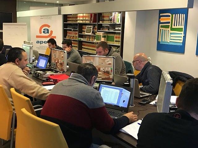 Foto KNX-Partnerkurs in Apeme-Schulungsräumen erfolgreich abgeschlossen.